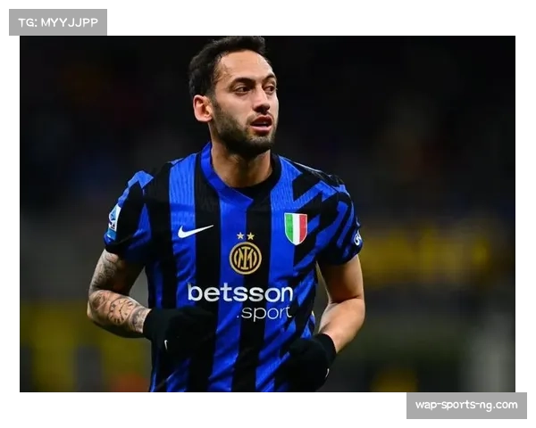 恰尔汗奥卢自1314赛季以来中场远射破门数仅次于德布劳内